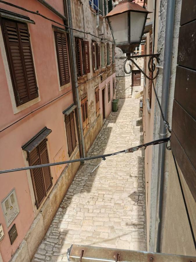 A Charming One-Bedroom Apartment In The Heart Of 'Rovinj' ภายนอก รูปภาพ